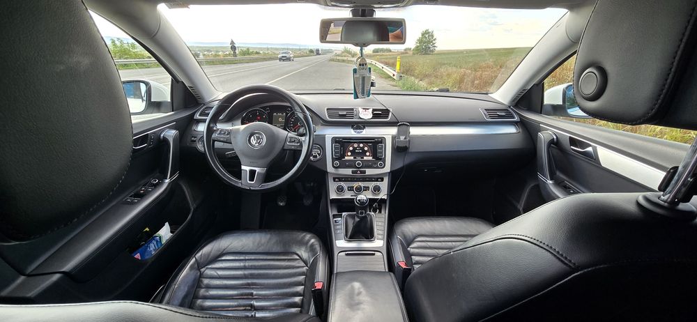 VOLKSWAGEN Passat 2012 — imagine 4