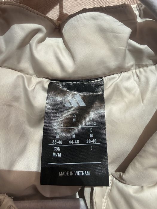 Adidas яке чисто ново
