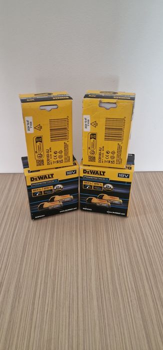 Acest set DeWalt DCBP034E2 conține doi acumulatori POWERSTACK de 18V cu o capacitate de 1.7 DeWalt XR 18V.