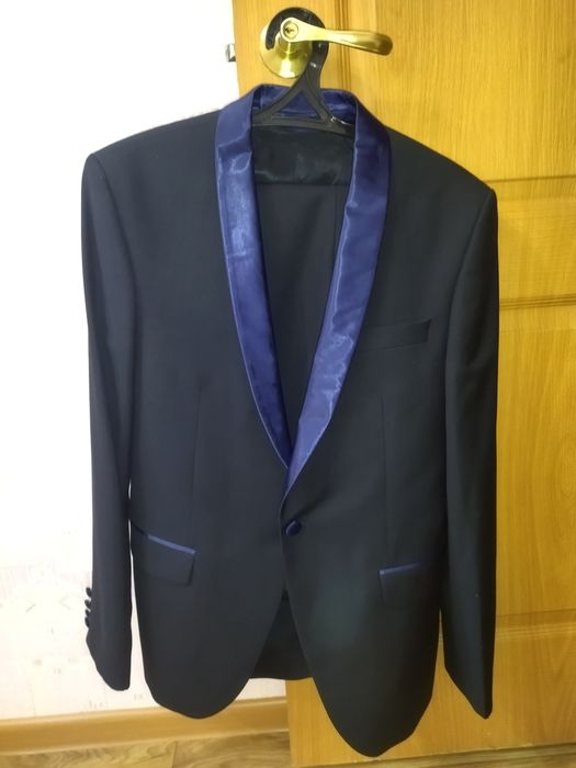 Смокинг 48 размер. Район Встречи