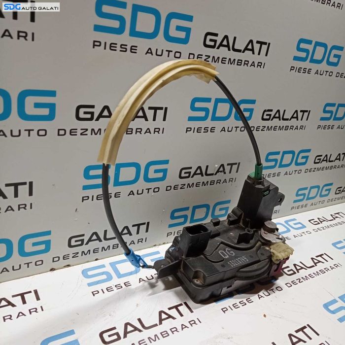 Broasca Incuietoare pentru Usa Portiera Dreapta Fata Opel Zafira B 2005 - 2014 Cod 13210749 13128112 [B1435]