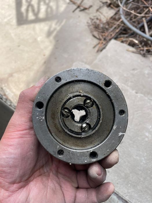 Патрон на токарный станок