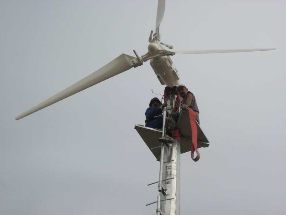 Ветрогенераторы и солнечные панели