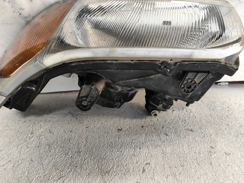 Оригинален фар  Land Rover Freelander