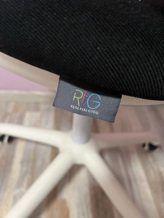 RFG Детски стол Lucky White, дамаска, черна седалка, черна облегалка