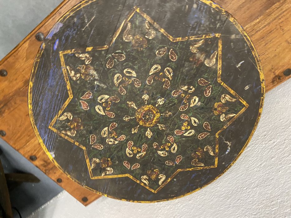 Ръчно рисувана  индийска масичка (chowki / bajot) синия