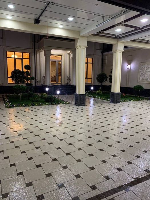 Сдаётся шикарная дом в центре басейн и сауна есть под офис