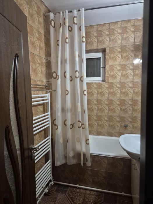 Inchiriez apartament 2 camere etajul 5 /9 bulevardul unirii sud buzau