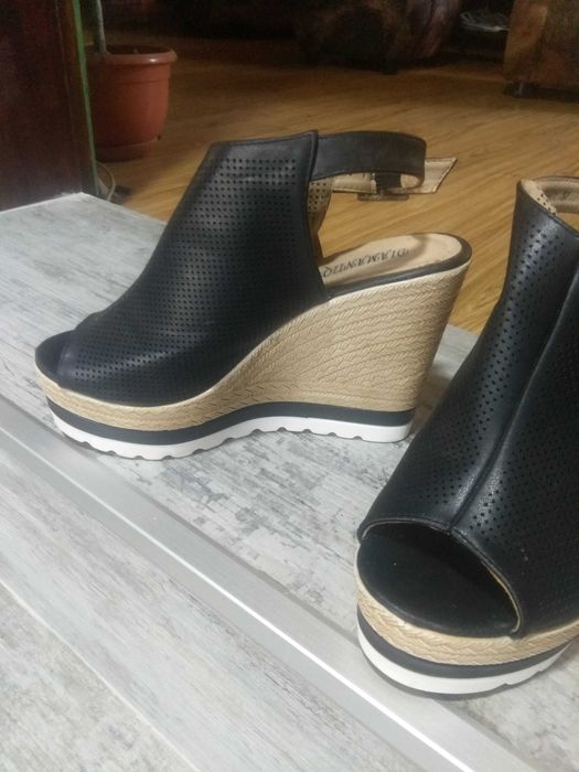 Отворени обувки на платформа , No 37