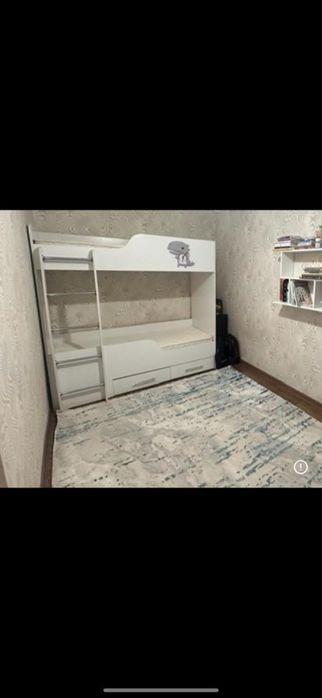 Кровать двухъярусный с матрасом