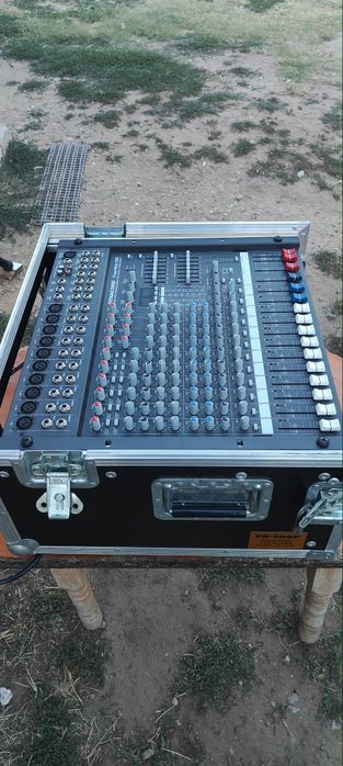 Mixer amplificator.
