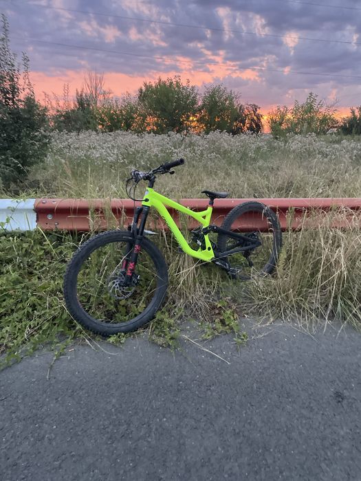 Vand commencal supreme dh v3 custom,in stare f buna