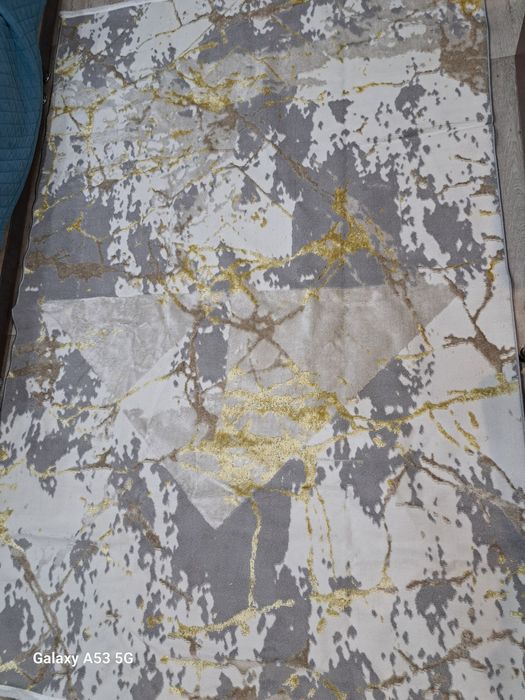 Продаётся ковёр новый 2×3