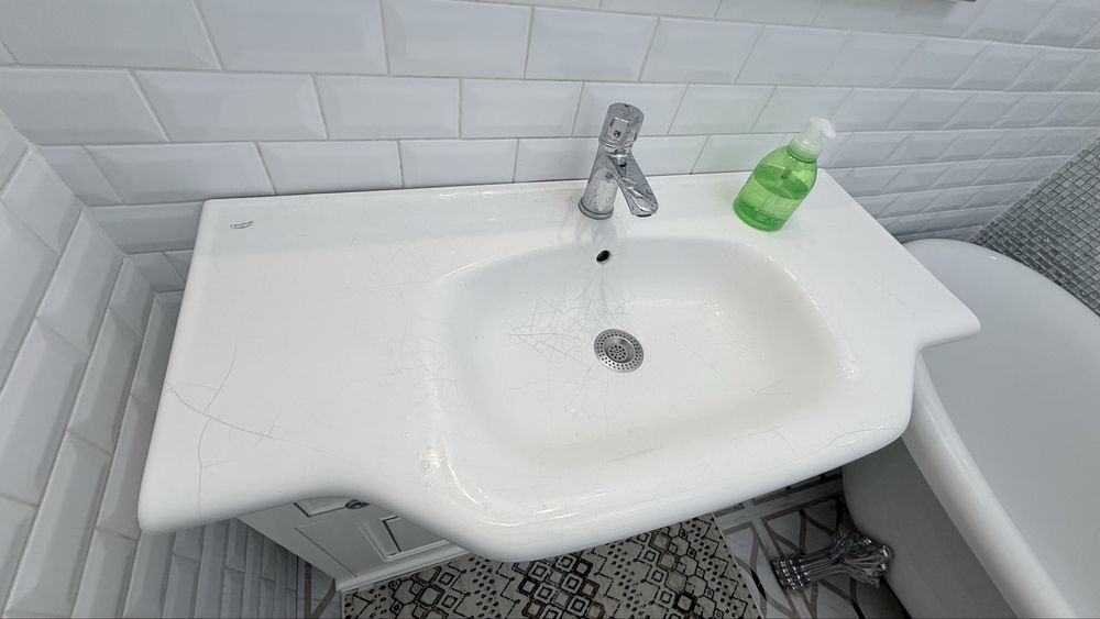 Продам б/у мебель для ванной/душевой