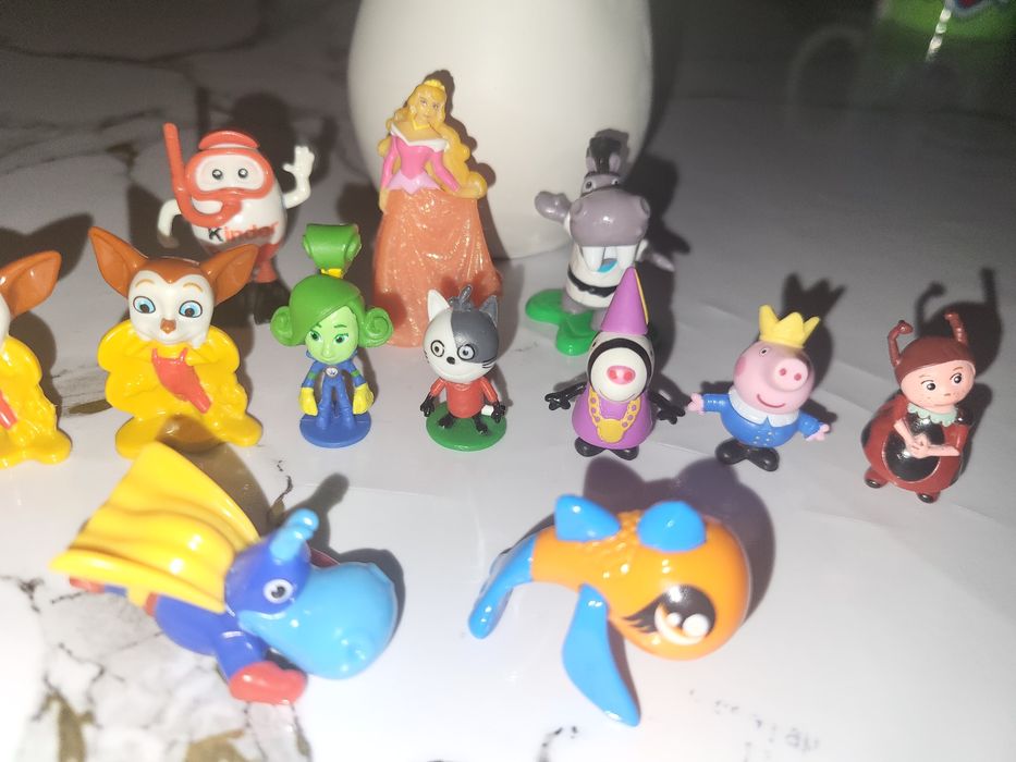 Продам киндеры игрушки