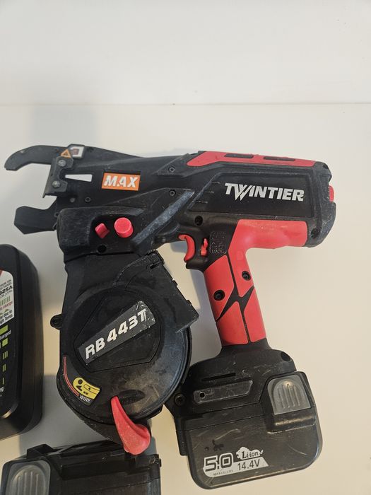 Mașini de legat fier max rb 441,611 si 443