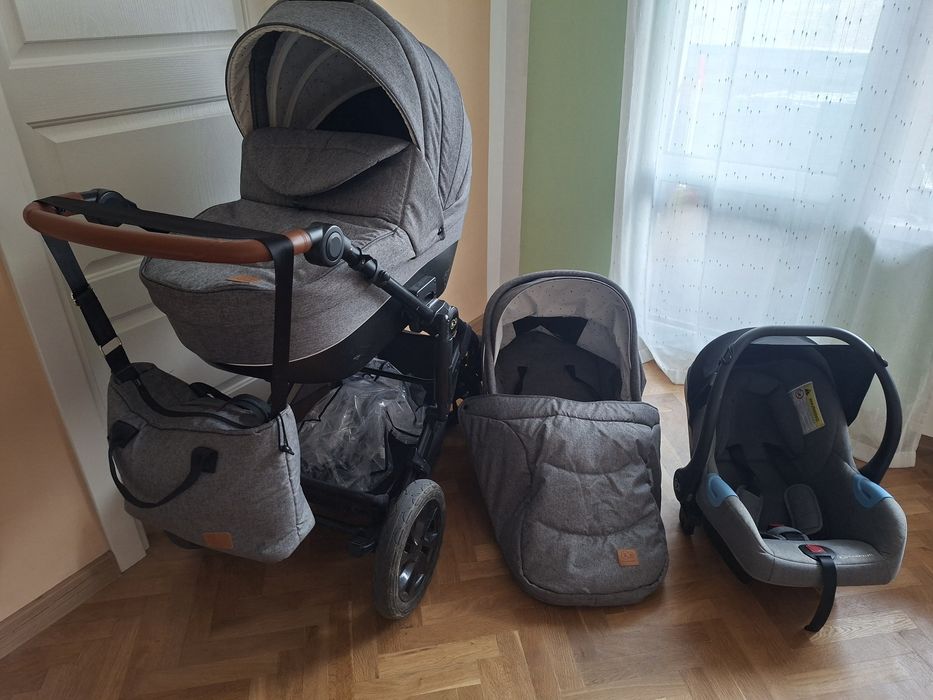 Бебешка количка 3 в 1