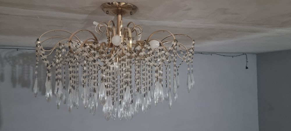 продам люстру в зал