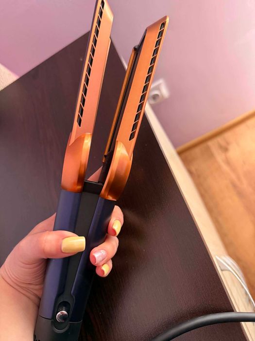 Преса за коса Dyson
