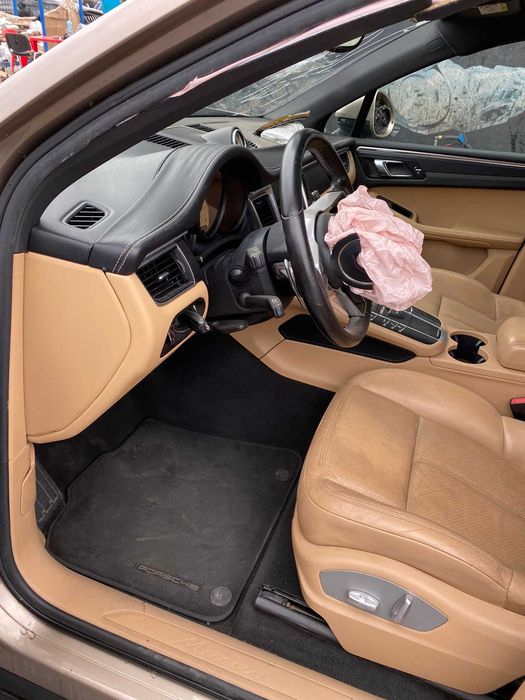 Dezmembrez Porsche macan 95B 2.0 turbo/interior/usa macan/stop/navi/