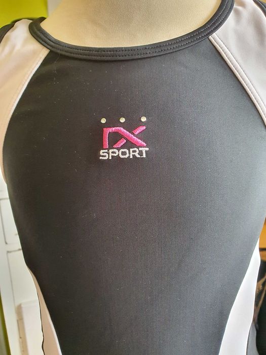 Costum de baie intreg stil sportiv varsta 9 ani