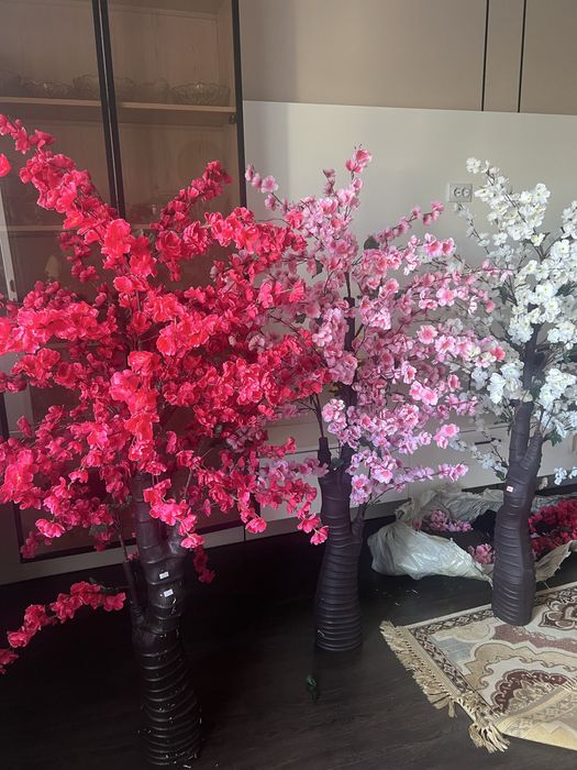 Цветы сакура с подставкой