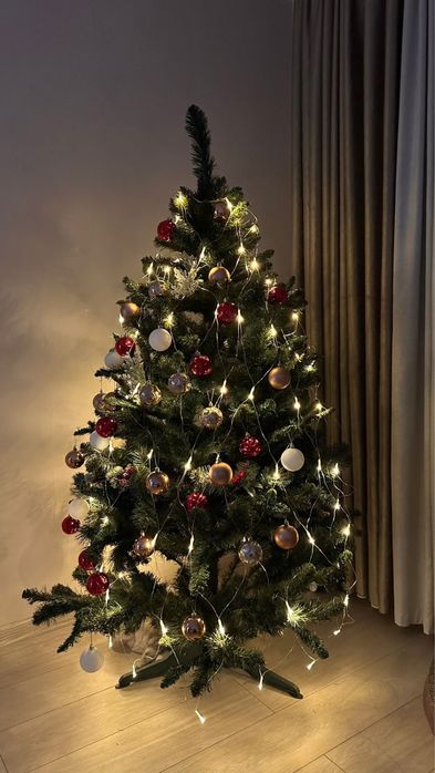 Продам искуственную Елку