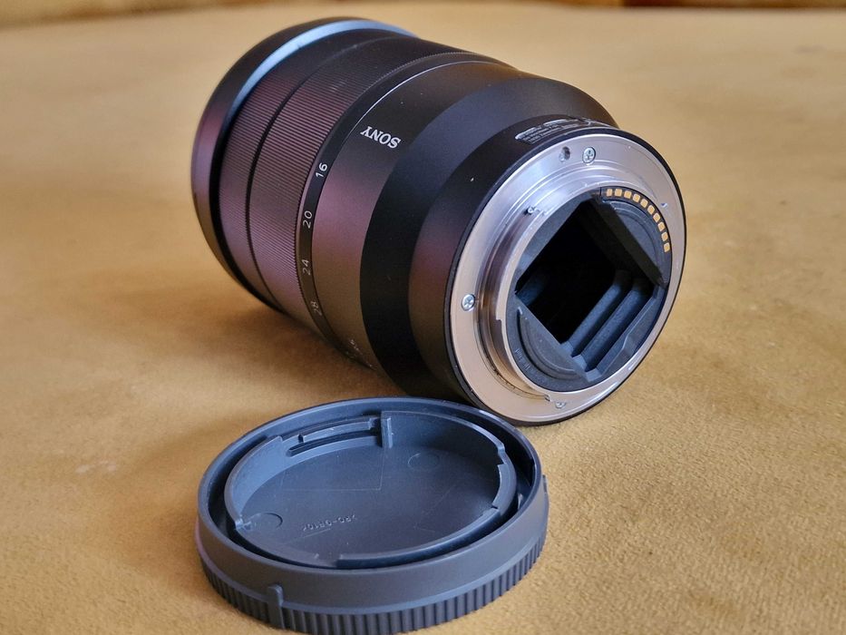 Sony 16-35mm F4 ZEISS