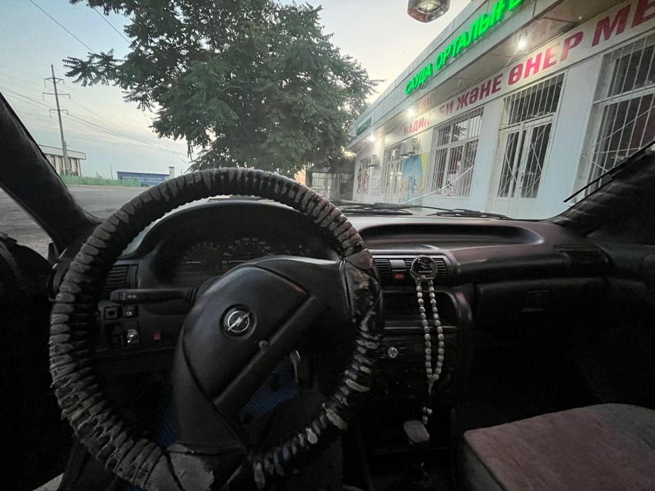 Опель астра  1993ж