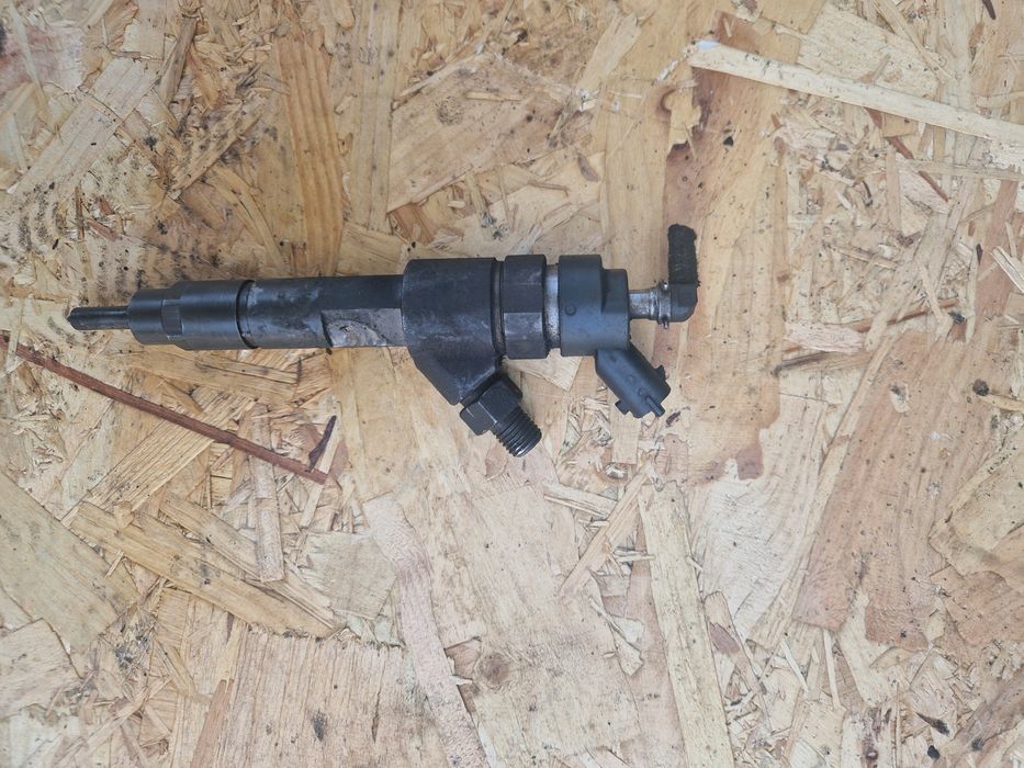 Injector Fiat 2.8 128-146CP codul piesei 0445120002