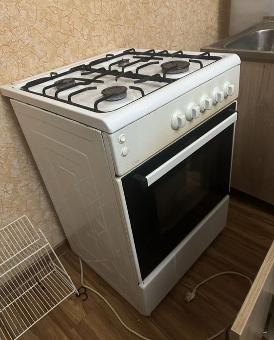 Gaz plita sotiladi holati zur