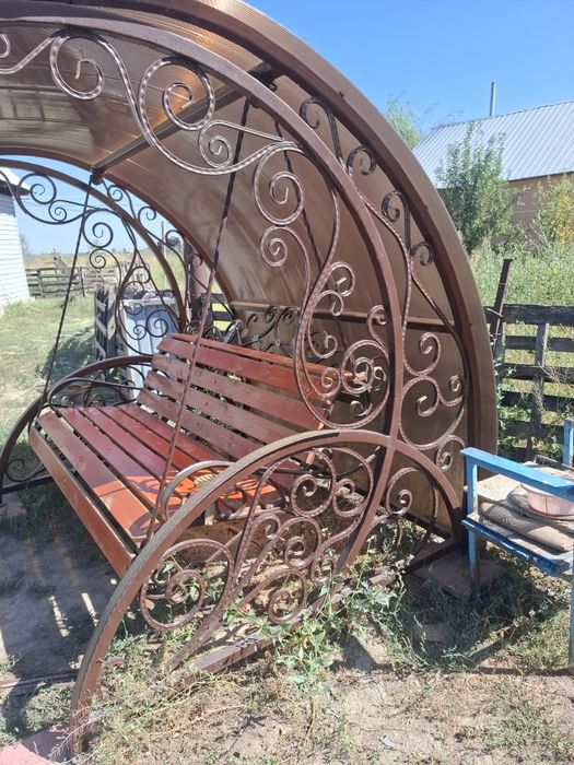 Продам садовую качелю