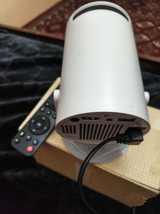 Ultra HD mini proyektor