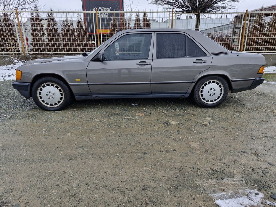 Мерцедес 190ка НА ЧАСТИ