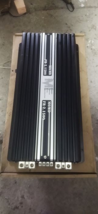Продам мощный усилитель 2х1500