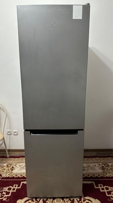 Холодильник Indesit