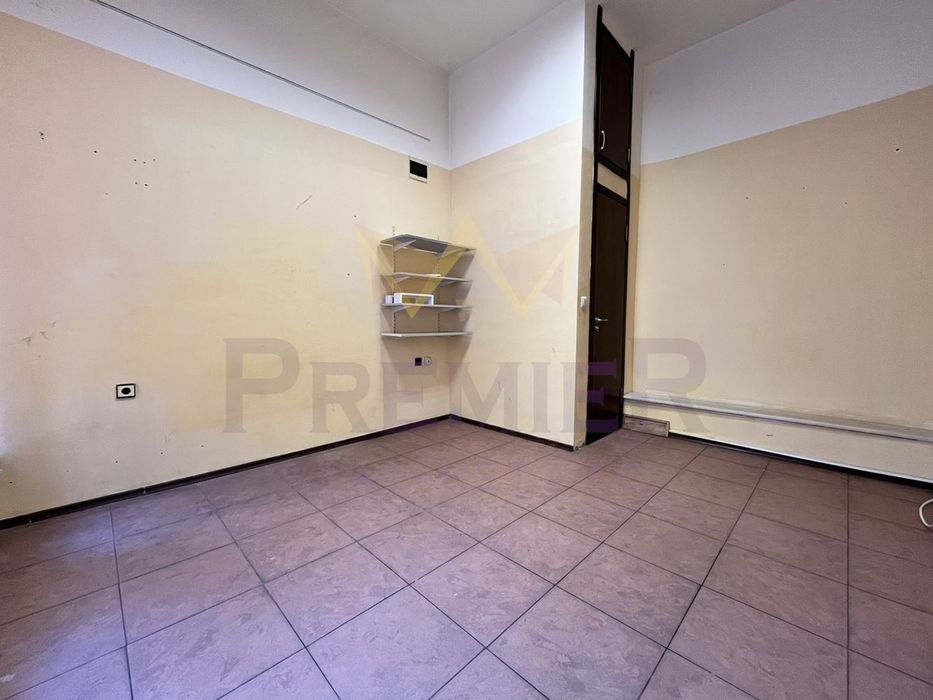 Дава се под наем Офис в Варна, Операта - 20 кв.м за 229.5 € - Снимка #1