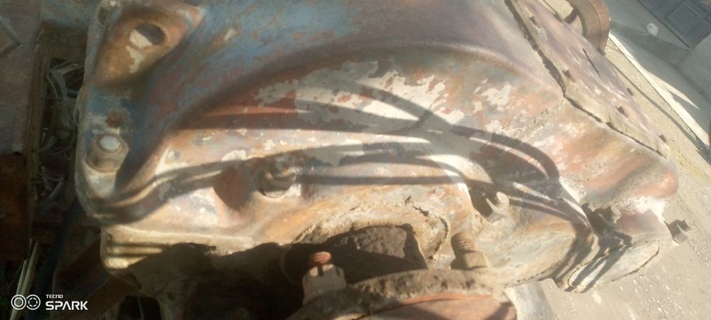 Reduktor sotiladi 2ta rmm 350 rm400lik abaroti 40/1