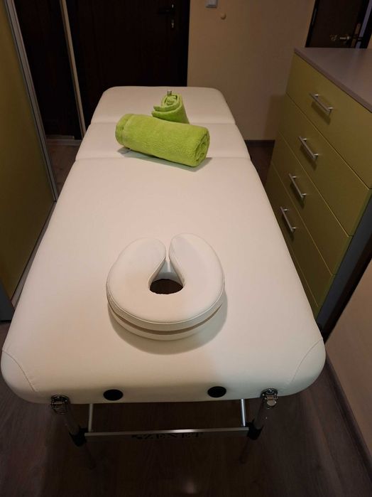 Релаксиращ и Класически масаж на цяло тяло.