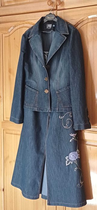 Уникален Костюм Луксозен Деним с Цветна Бродерия - САКО+ПОЛА Дълга!НОВ