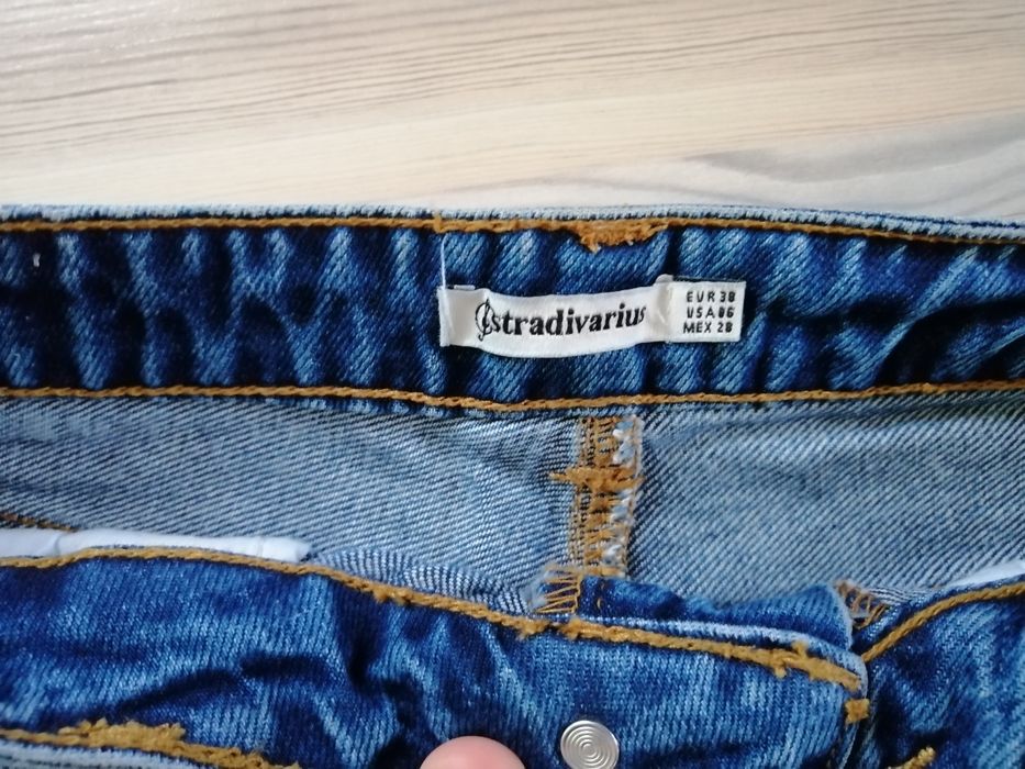 Дънкова пола и още две със странични джобове