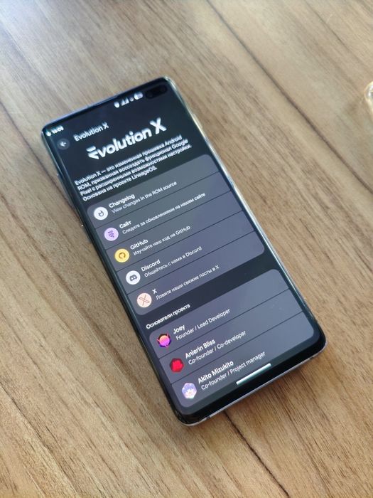 Продам/Обменяю 3 Samsung galaxy s10+(Plus)