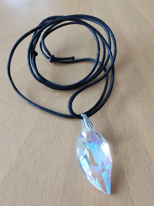 Дамско колие с камъче