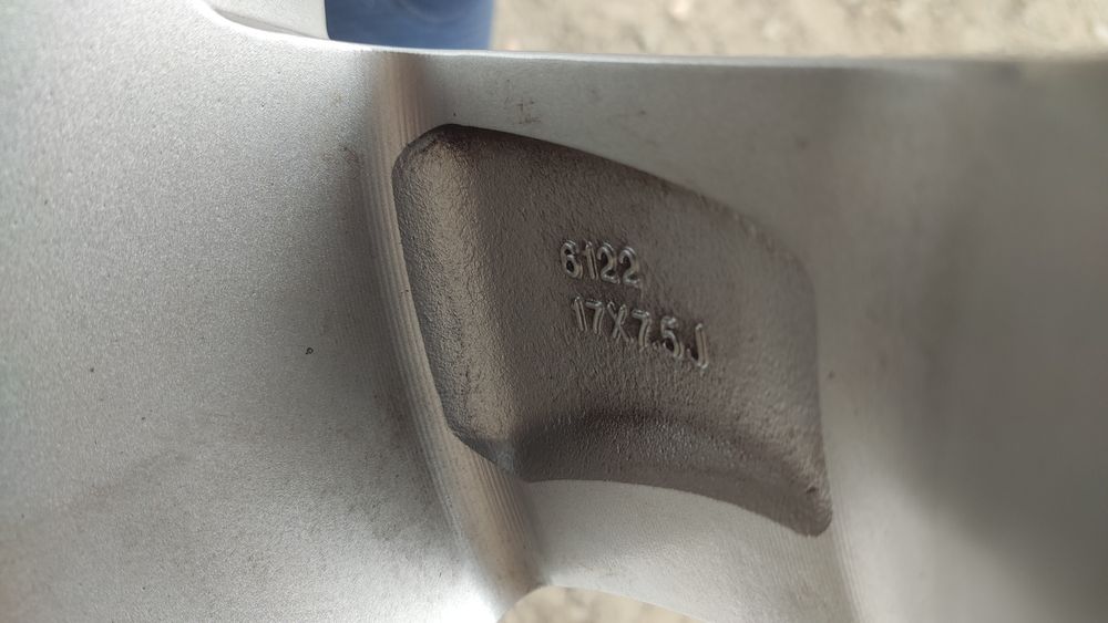 Диски с шинами на Прадо