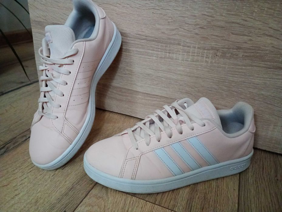 Маратонки Adidas 42 номер