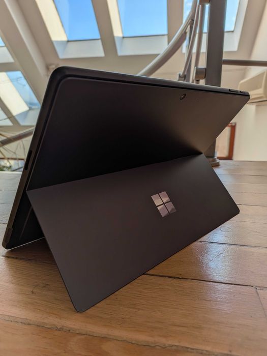 Microsoft Surface Pro 9 = 2в1 таблет+лаптоп с клавиатура и мишка