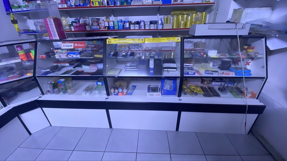 продам витрины.