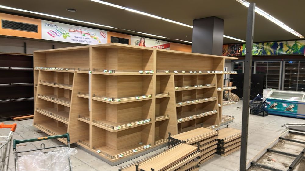 Магазинно обзавеждане луксозни стелажи