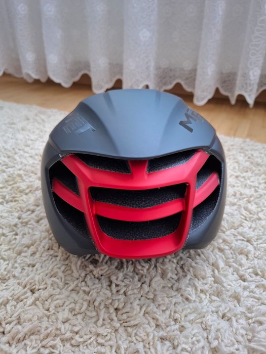 Casca Ciclism MET Manta  Nou