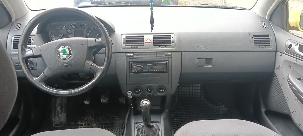 Vând Skoda Fabia